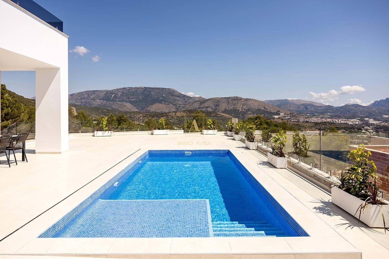 3 bedroom Villa for sale in Polop with pool - € 598,000 (Ref: 9567399)