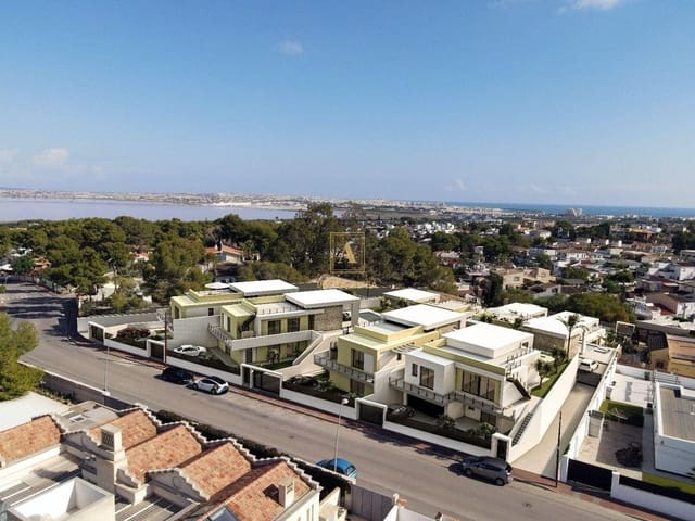 3 sypialnia Willa na sprzedaż w Torrevieja z basenem - 700 000 € (Ref: 9567404)