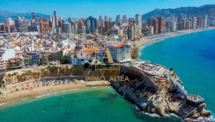 5 quarto Moradia para venda em Finestrat com piscina - 715 000 € (Ref: 9567445)