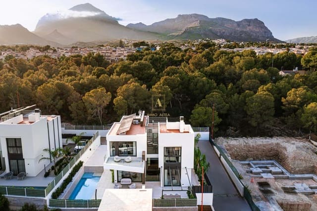 4 soveværelse Villa til salg i La Nucia med swimmingpool - € 1.095.000 (Ref: 9567559)
