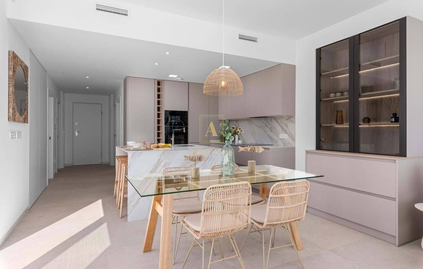 Chalet de 3 habitaciones en Los Alcázares en venta con piscina - 599.000 € (Ref: 9567650)