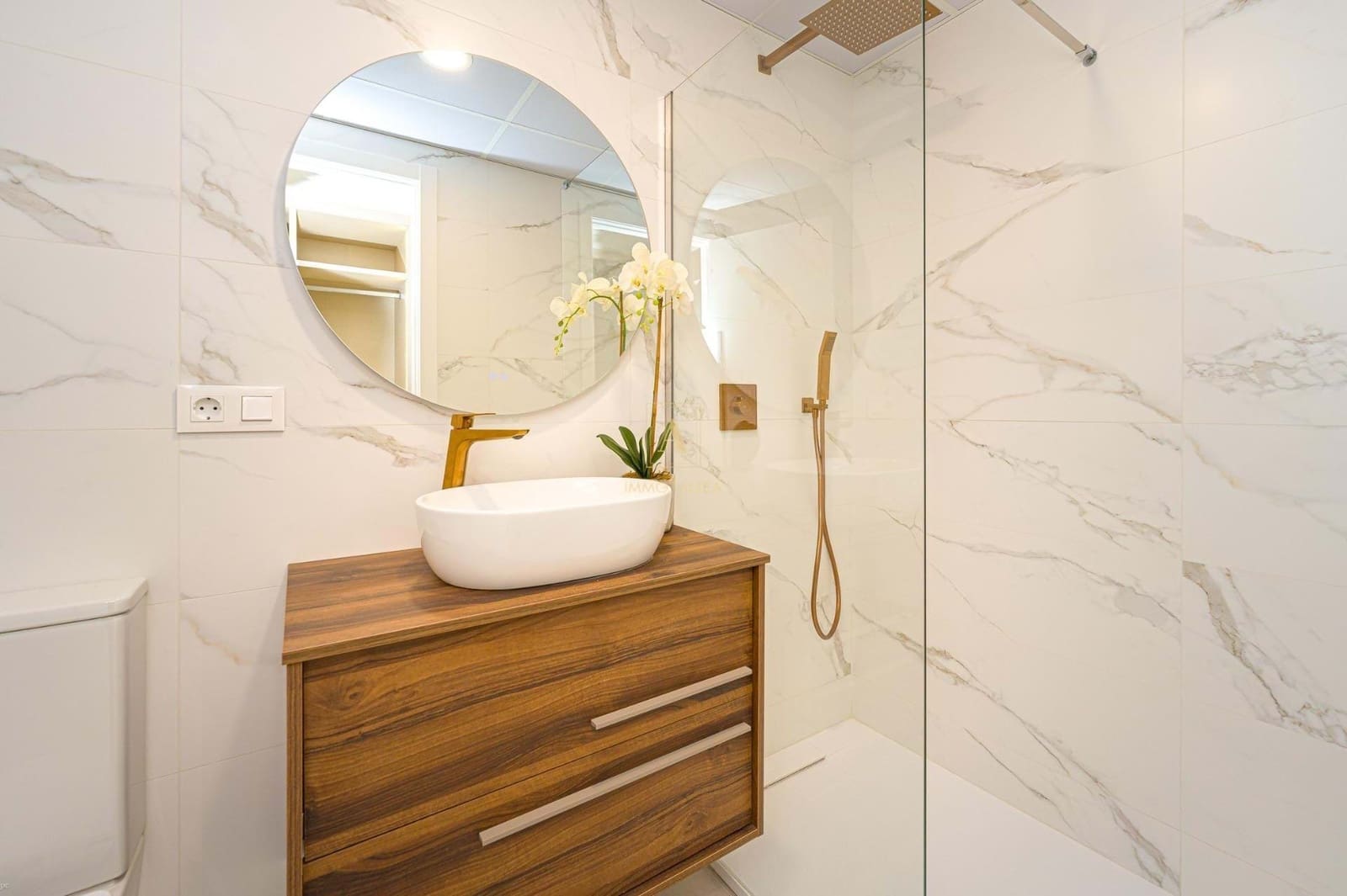 2 bedroom Penthouse for sale in Alicante / Alacant city with pool - € 550,000 (Ref: 9567656)