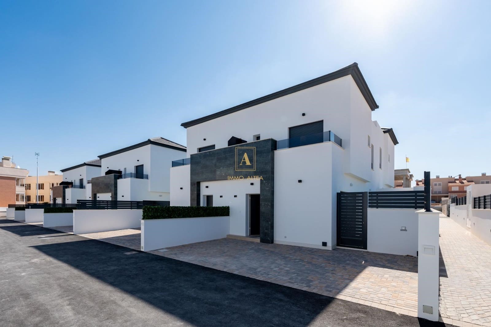 3 makuuhuone Omakotitalo myytävänä paikassa Alicante kaupunki mukana uima-altaan - 350 000 € (Ref: 9567686)