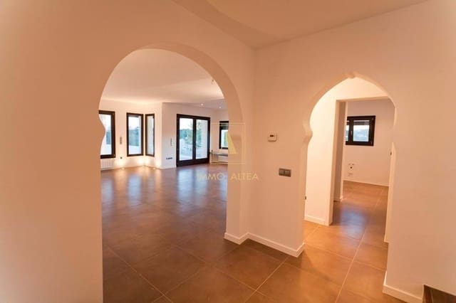 4 chambre Villa/Maison à vendre à Alicante ville avec piscine - 1 440 000 € (Ref: 9567737)