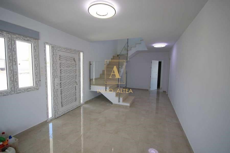 4 Zimmer Villa zu verkaufen in Alicante / Alacant Stadt mit Pool - 491.000 € (Ref: 9567770)