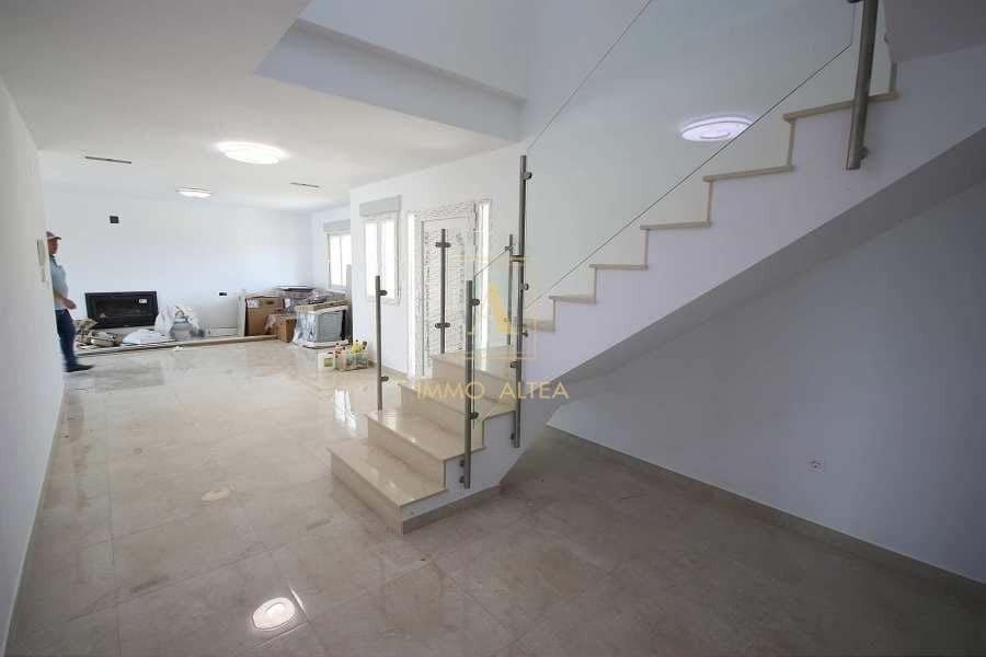 4 Zimmer Villa zu verkaufen in Alicante / Alacant Stadt mit Pool - 491.000 € (Ref: 9567770)