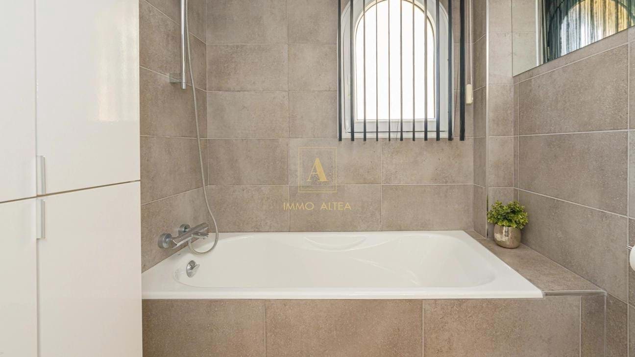 3 Zimmer Apartment zu verkaufen in Alicante / Alacant Stadt mit Pool - 549.000 € (Ref: 9581498)