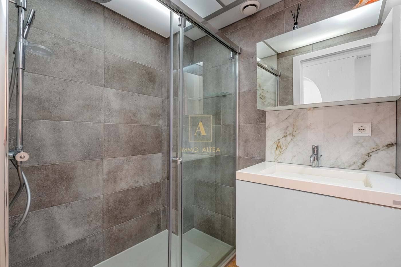 3 sovrum Lägenhet till salu i Alicante stad med pool - 549 000 € (Ref: 9581498)