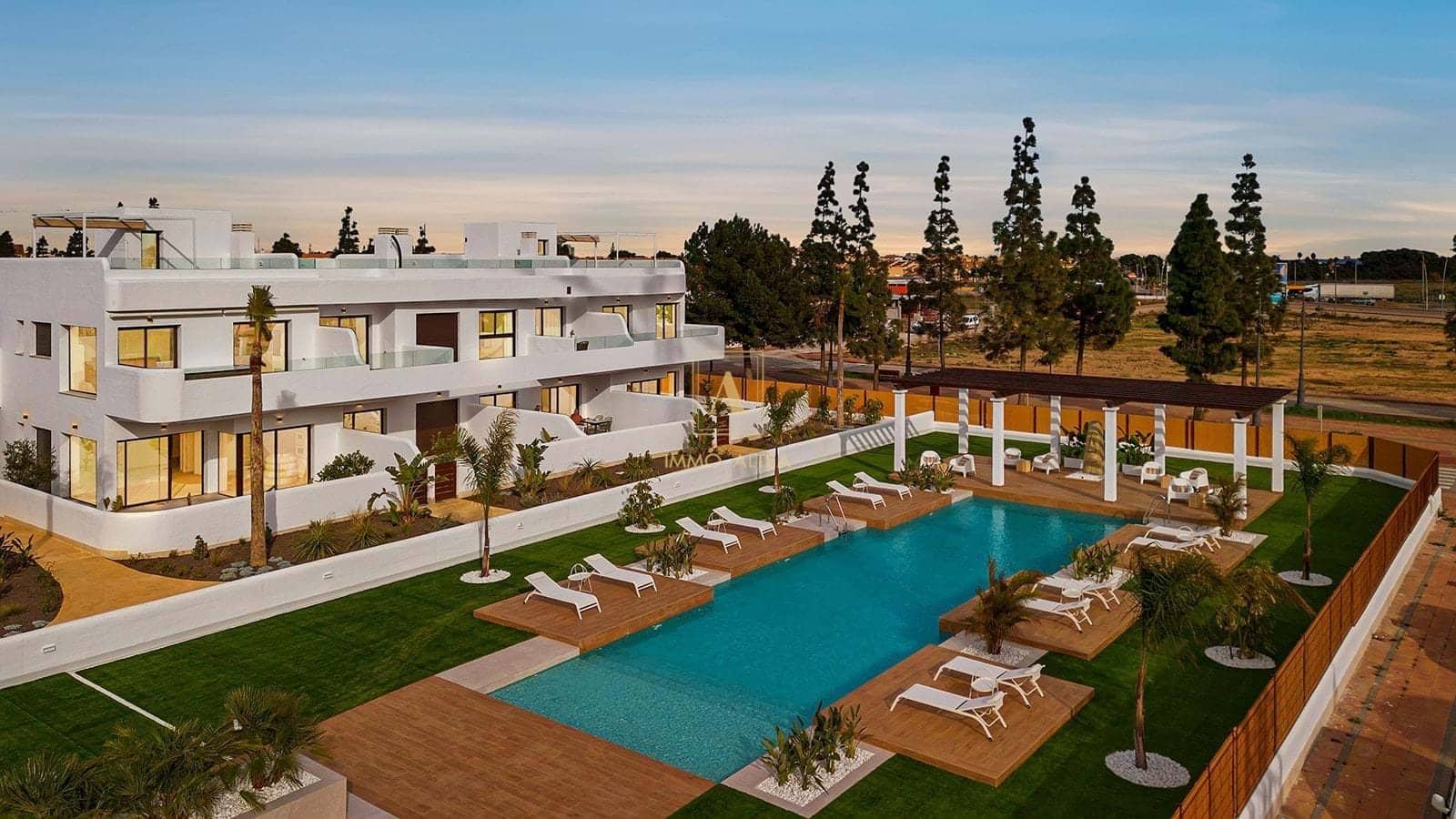 2 soveværelse Penthouse til salg i Los Alcazares med swimmingpool - € 339.900 (Ref: 9594605)