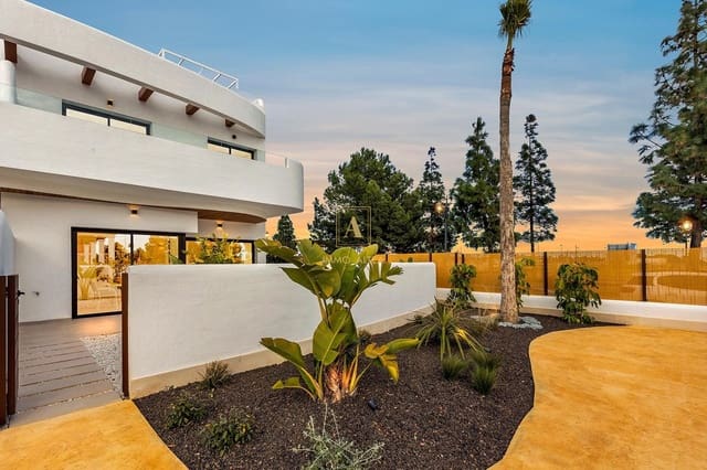 3 slaapkamer Villa te koop in Los Alcázares met zwembad - € 379.900 (Ref: 9594609)