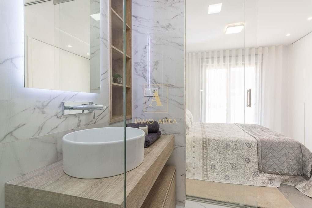 2 bedroom Villa for sale in Torrevieja with pool - € 340,000 (Ref: 9629582)