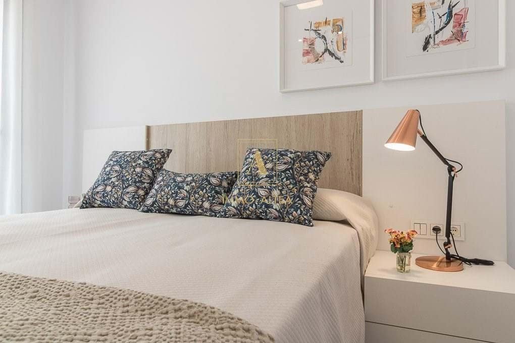 2 bedroom Villa for sale in Torrevieja with pool - € 340,000 (Ref: 9629582)