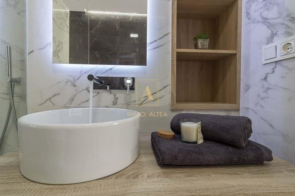 2 bedroom Villa for sale in Torrevieja with pool - € 340,000 (Ref: 9629582)