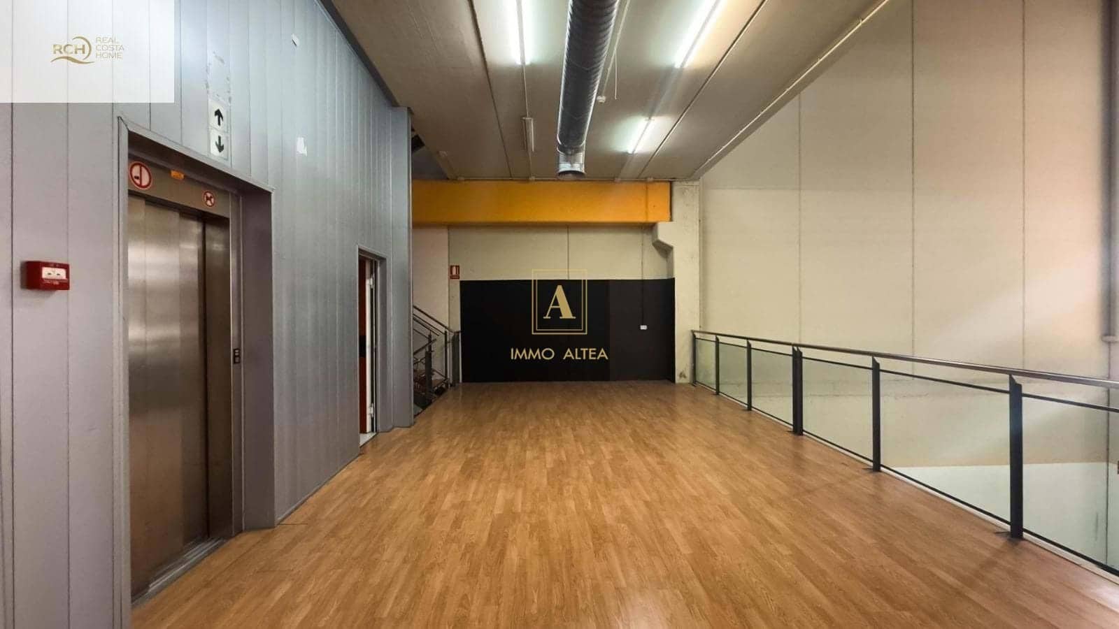 Erhverv til salg i Alicante by - € 2.150.000 (Ref: 9639056)