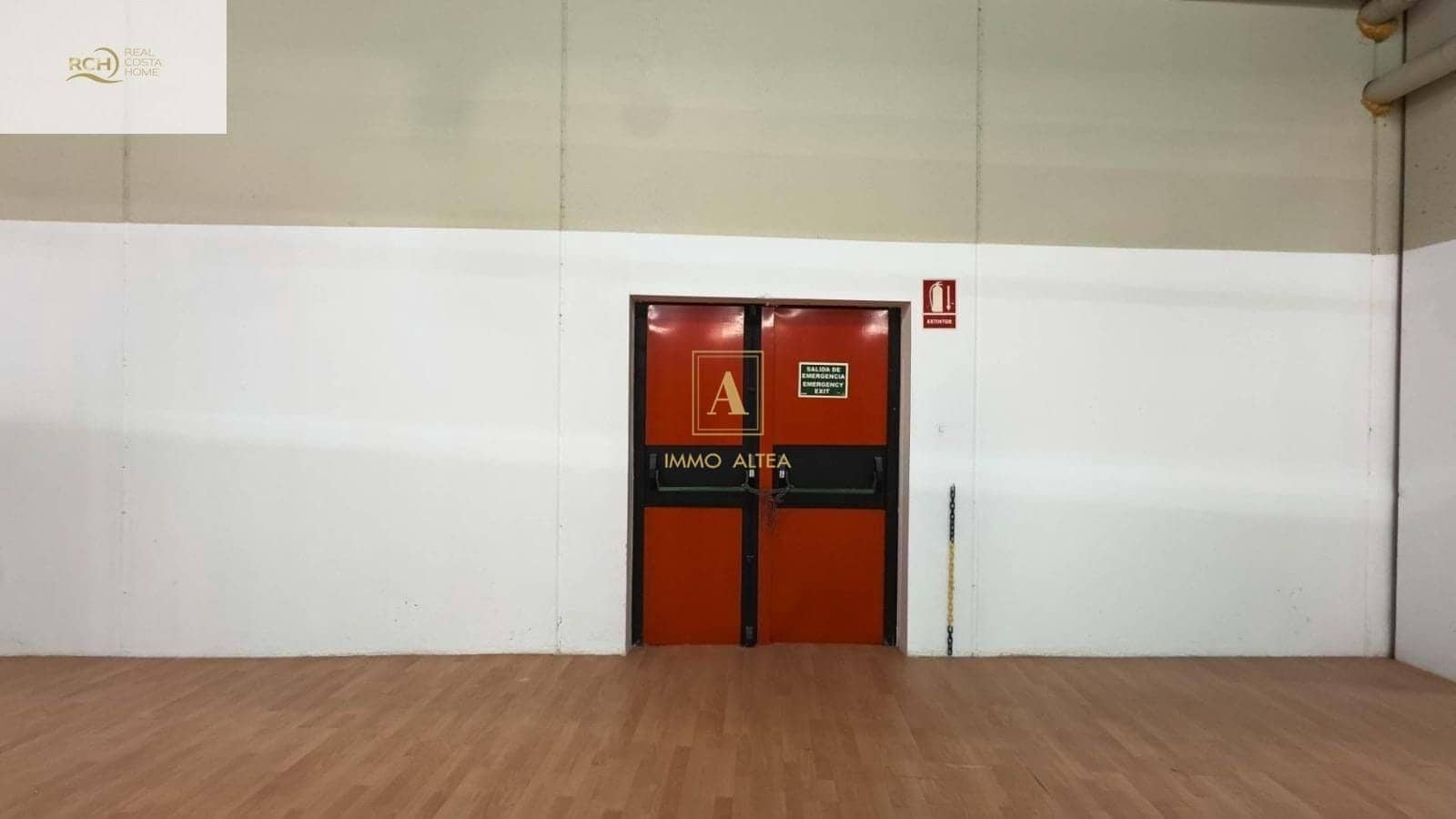 Erhverv til salg i Alicante by - € 2.150.000 (Ref: 9639056)