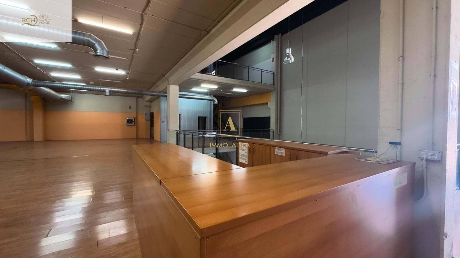 Erhverv til salg i Alicante by - € 2.150.000 (Ref: 9639056)