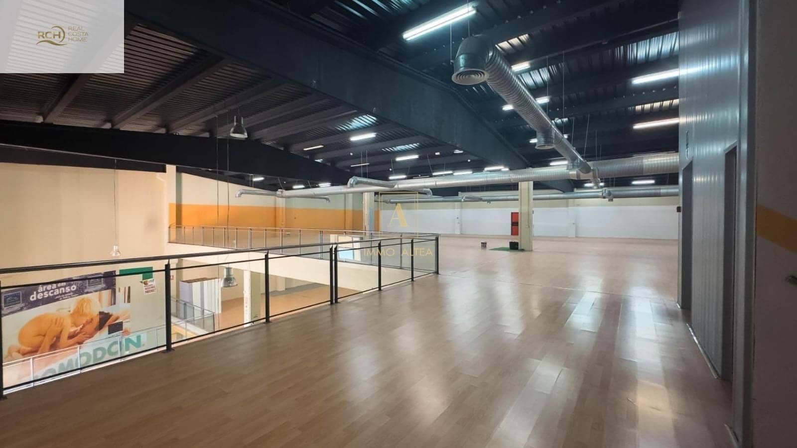 Erhverv til salg i Alicante by - € 2.150.000 (Ref: 9639056)