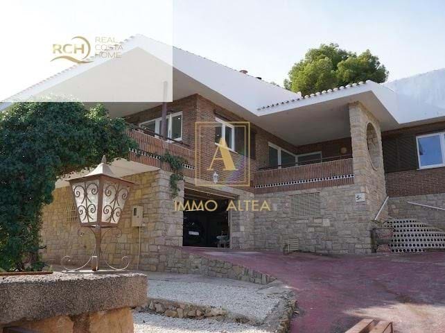 6 Zimmer Villa zu verkaufen in Alicante / Alacant Stadt mit Pool - 1.090.000 € (Ref: 9639057)