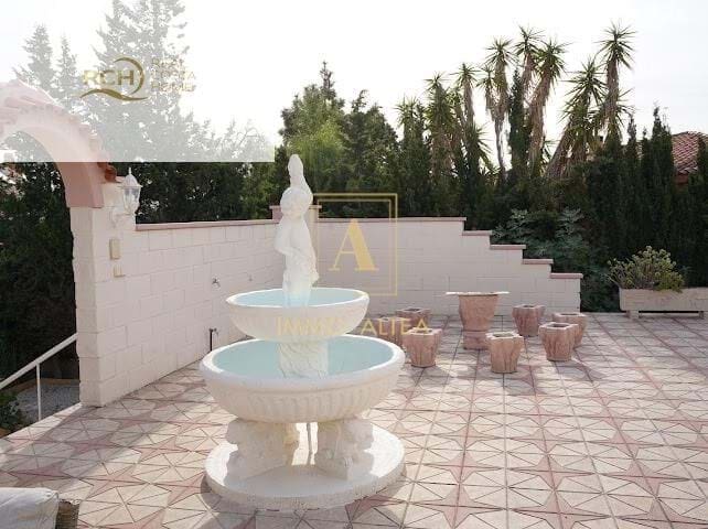 6 Zimmer Villa zu verkaufen in Alicante / Alacant Stadt mit Pool - 1.090.000 € (Ref: 9639057)