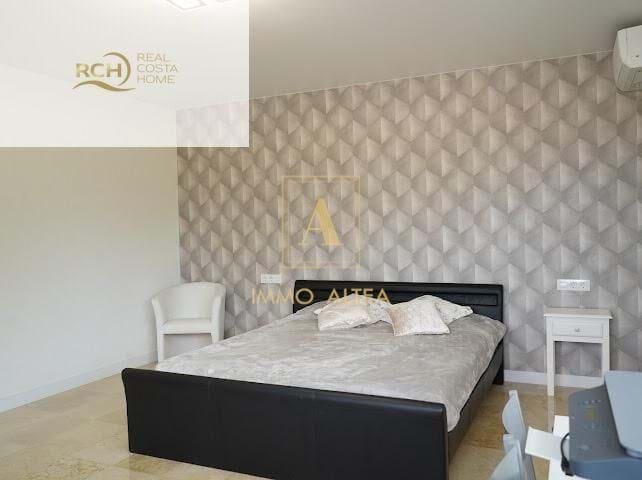 6 Zimmer Villa zu verkaufen in Alicante / Alacant Stadt mit Pool - 1.090.000 € (Ref: 9639057)