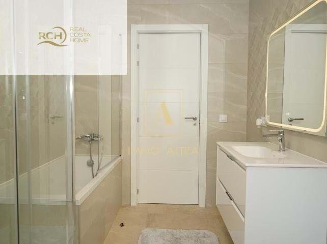 6 Zimmer Villa zu verkaufen in Alicante / Alacant Stadt mit Pool - 1.090.000 € (Ref: 9639057)