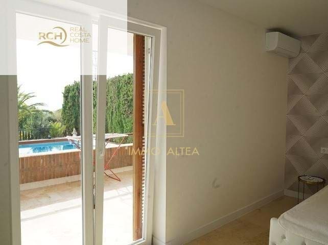 6 Zimmer Villa zu verkaufen in Alicante / Alacant Stadt mit Pool - 1.090.000 € (Ref: 9639057)