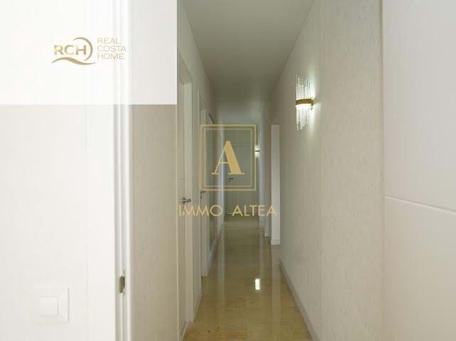 6 soveværelse Villa til salg i Alicante by med swimmingpool - € 1.200.000 (Ref: 9639057)