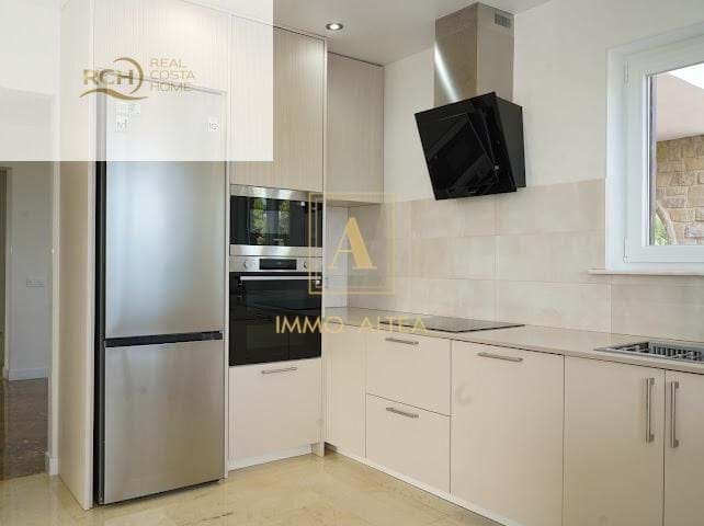 6 soveværelse Villa til salg i Alicante by med swimmingpool - € 1.200.000 (Ref: 9639057)