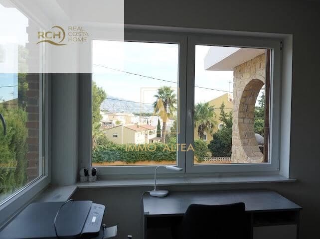 6 Zimmer Villa zu verkaufen in Alicante / Alacant Stadt mit Pool Garage - 1.100.000 € (Ref: 9639057)
