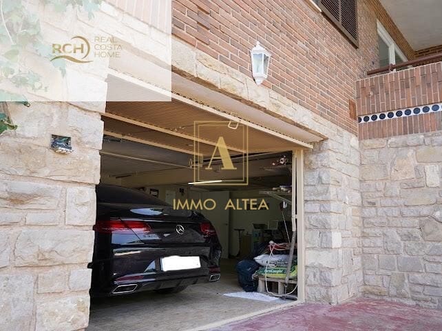 6 Zimmer Villa zu verkaufen in Alicante / Alacant Stadt mit Pool Garage - 1.100.000 € (Ref: 9639057)