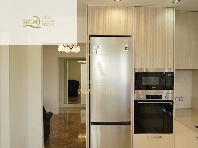 6 Zimmer Villa zu verkaufen in Alicante / Alacant Stadt mit Pool Garage - 1.100.000 € (Ref: 9639057)
