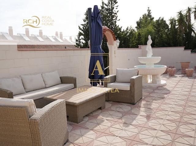 6 slaapkamer Villa te koop in Alicante stad met zwembad - € 1.200.000 (Ref: 9639057)