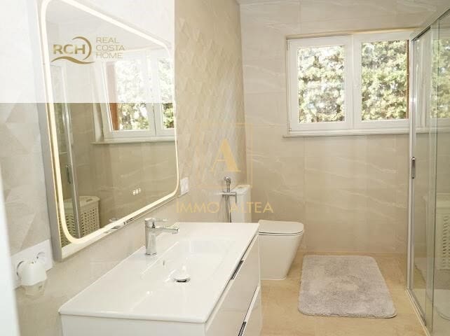 6 Zimmer Villa zu verkaufen in Alicante / Alacant Stadt mit Pool Garage - 1.100.000 € (Ref: 9639057)