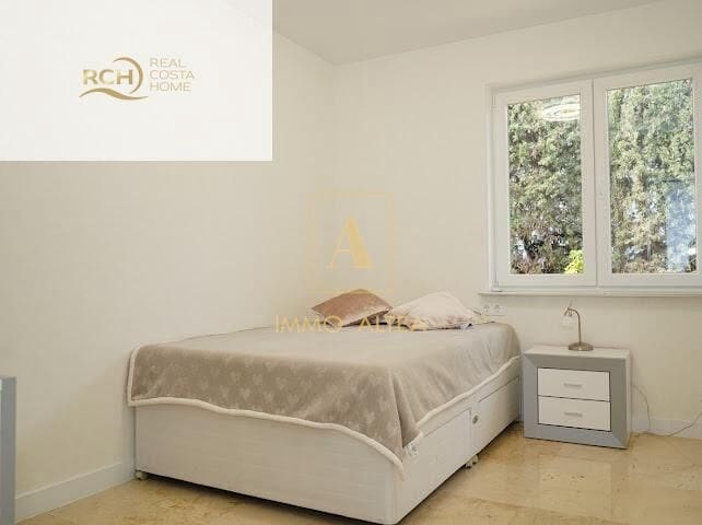 6 Zimmer Villa zu verkaufen in Alicante / Alacant Stadt mit Pool Garage - 1.100.000 € (Ref: 9639057)