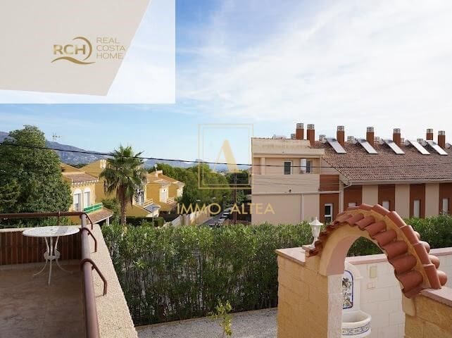 6 Zimmer Villa zu verkaufen in Alicante / Alacant Stadt mit Pool Garage - 1.100.000 € (Ref: 9639057)