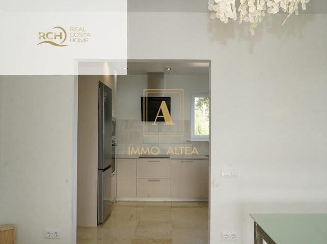 6 Zimmer Villa zu verkaufen in Alicante / Alacant Stadt mit Pool Garage - 1.100.000 € (Ref: 9639057)