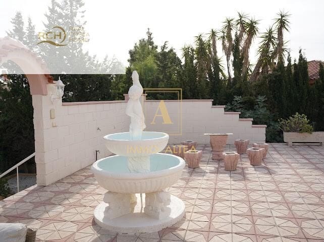 6 Zimmer Villa zu verkaufen in Alicante / Alacant Stadt mit Pool Garage - 1.100.000 € (Ref: 9639057)