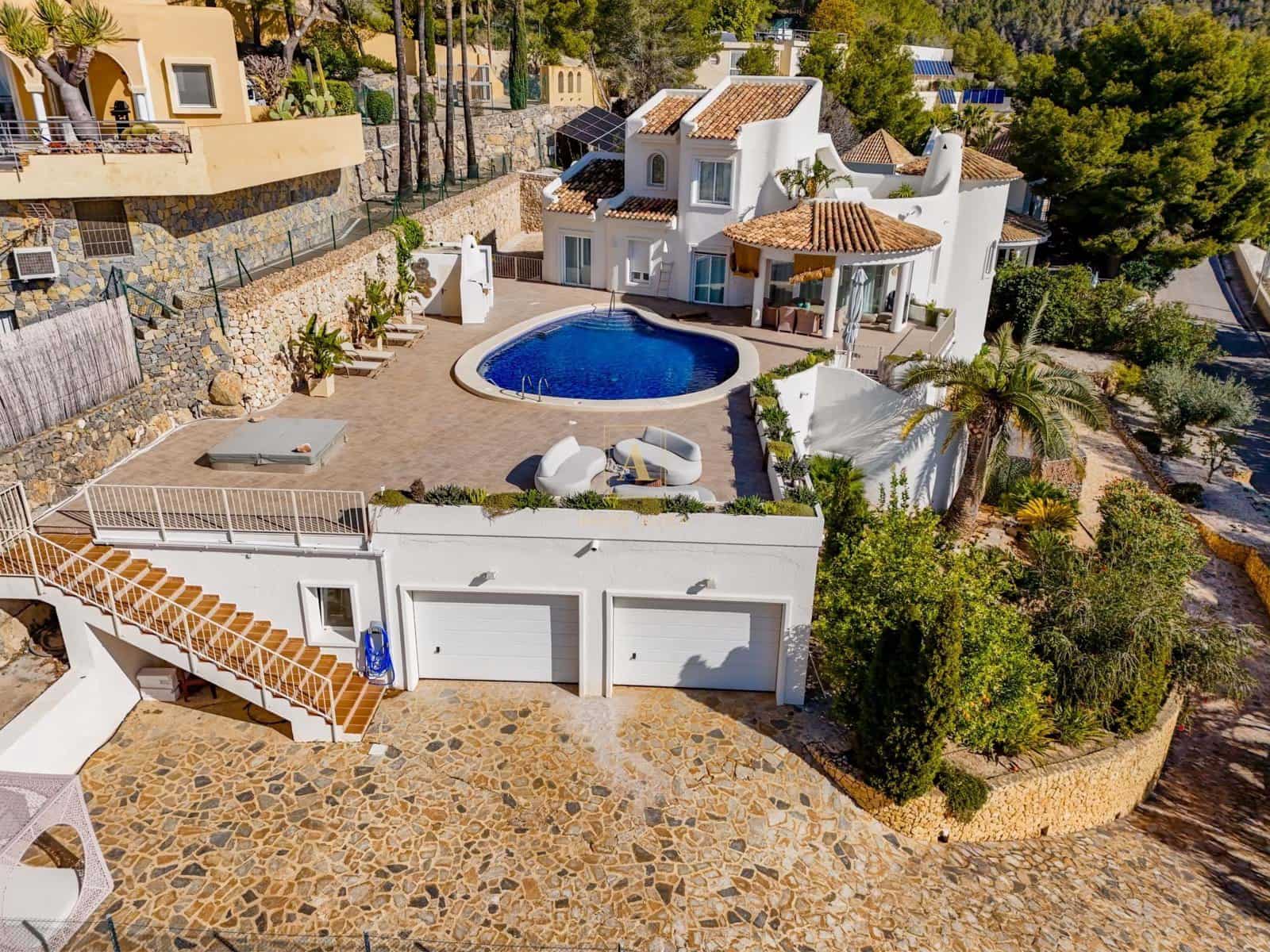 4 slaapkamer Villa te koop in Altea met zwembad garage - € 1.295.000 (Ref: 9709252)