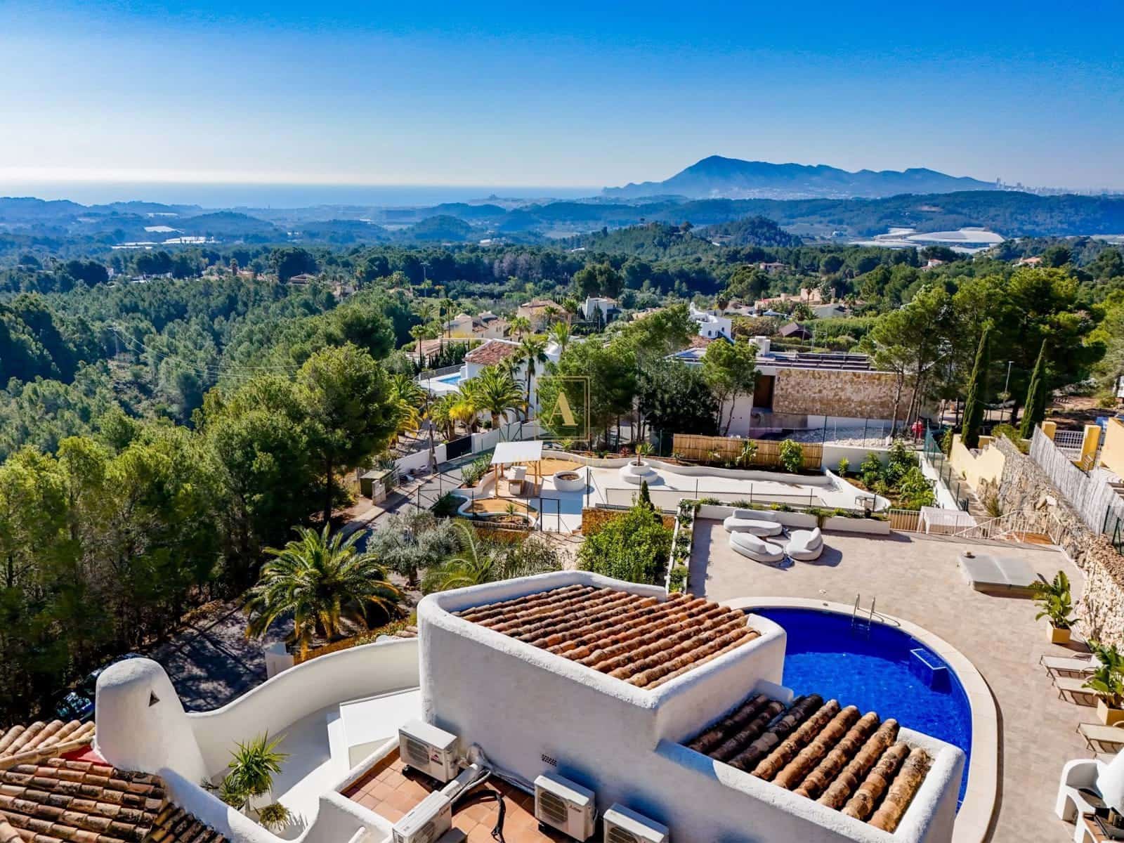 4 slaapkamer Villa te koop in Altea met zwembad garage - € 1.295.000 (Ref: 9709252)