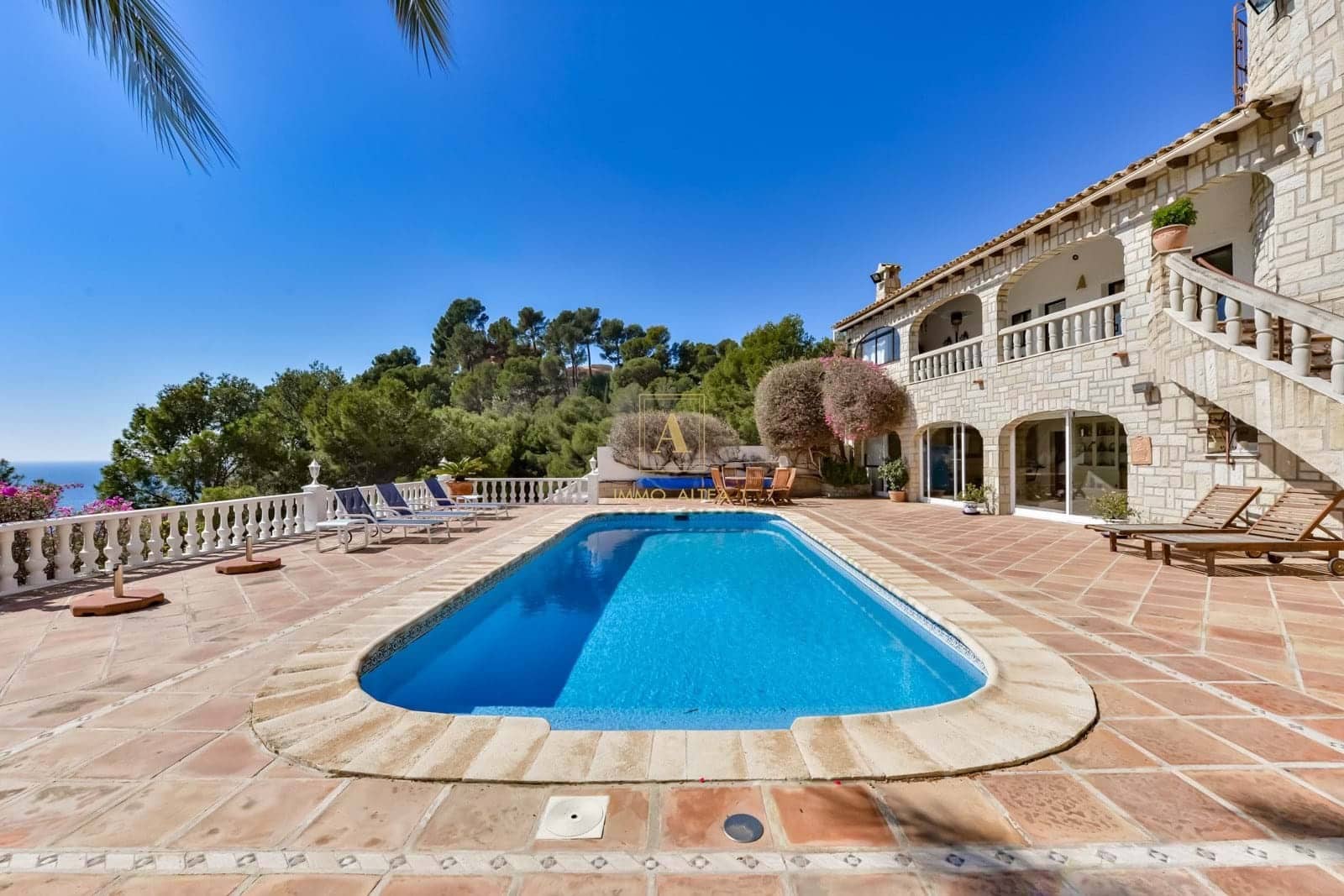 5 bedroom Villa for sale in Altea with pool garage - € 2,600,000 (Ref: 9719361)