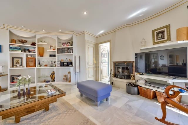 5 bedroom Villa for sale in Altea with pool garage - € 2,600,000 (Ref: 9719361)