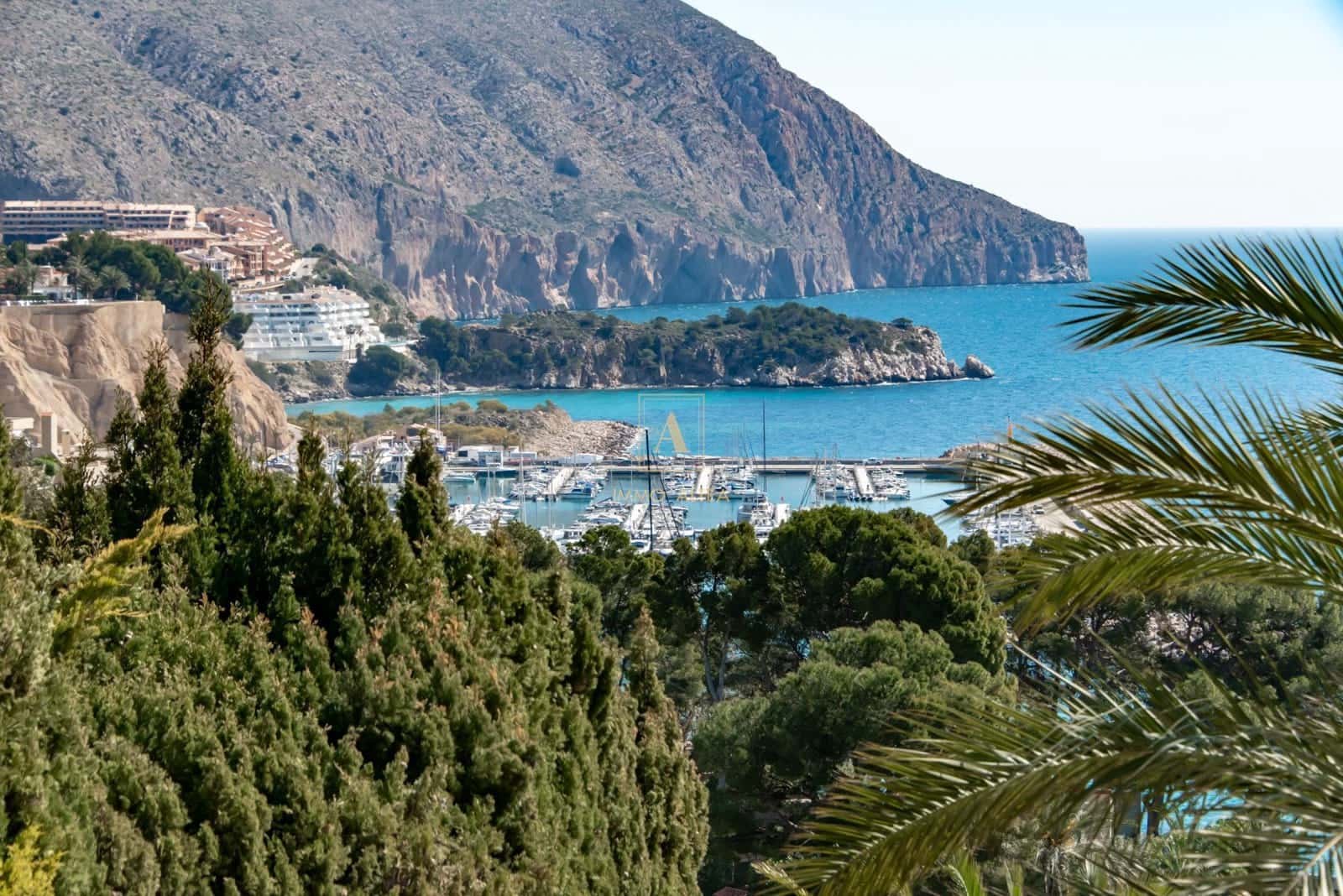 5 bedroom Villa for sale in Altea with pool garage - € 2,600,000 (Ref: 9719361)