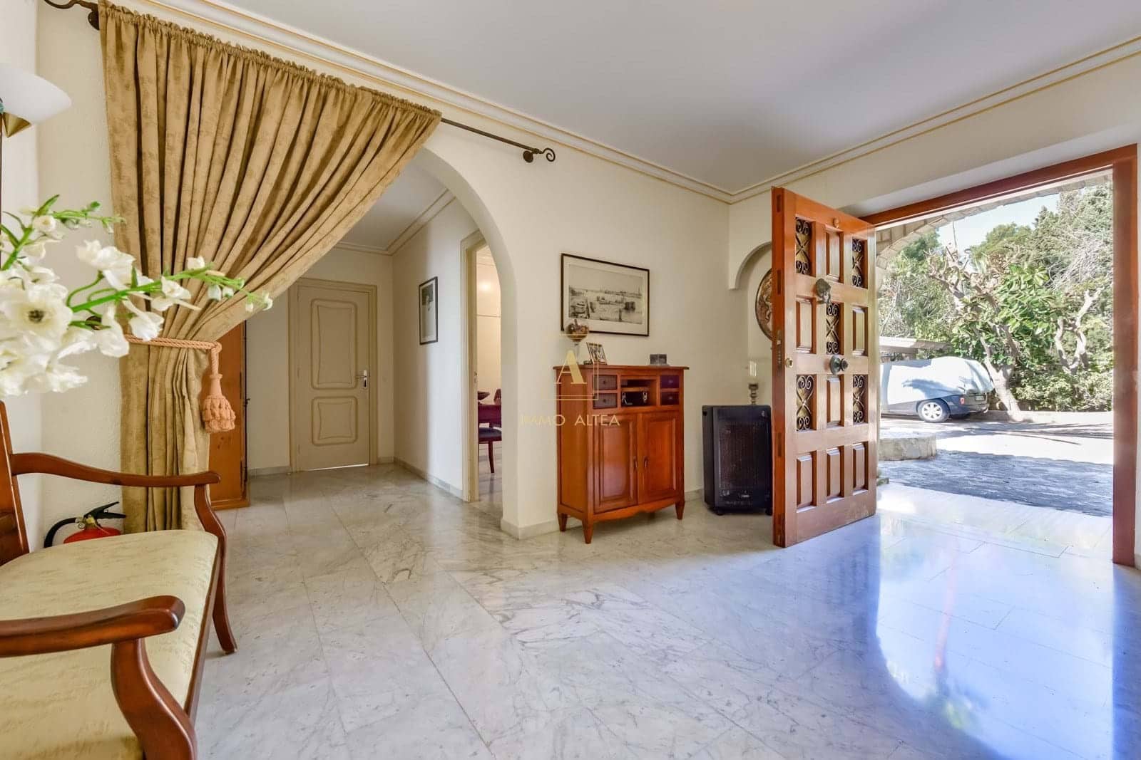 5 bedroom Villa for sale in Altea with pool garage - € 2,600,000 (Ref: 9719361)