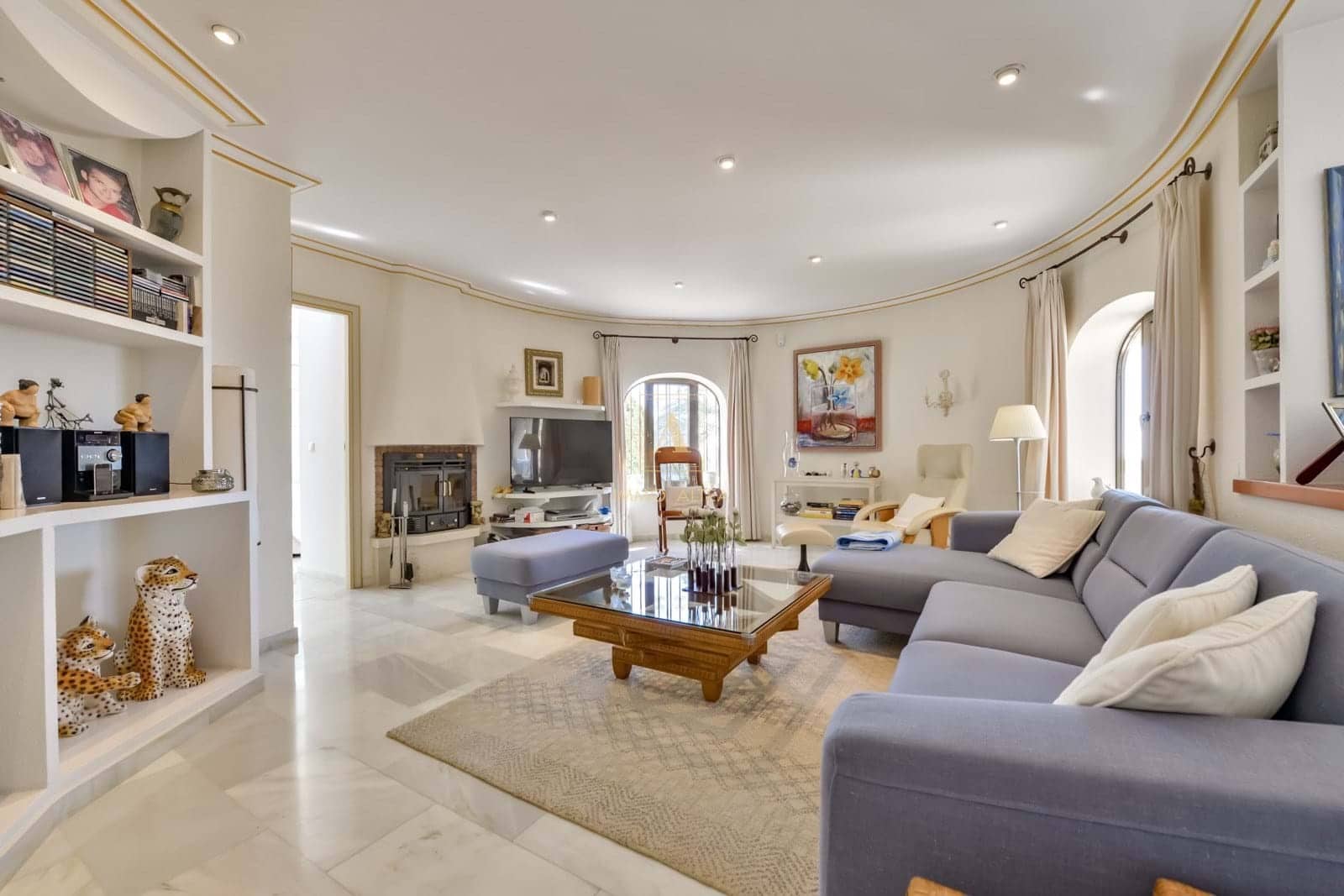 5 bedroom Villa for sale in Altea with pool garage - € 2,600,000 (Ref: 9719361)