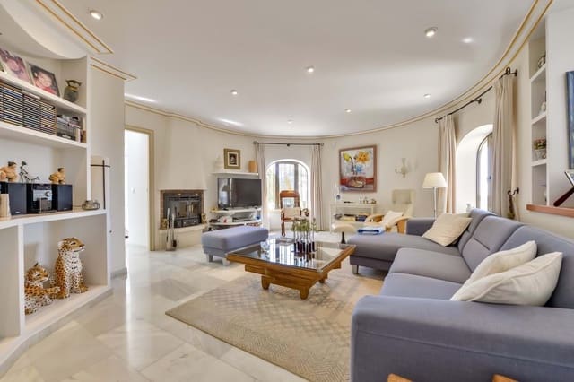 5 bedroom Villa for sale in Altea with pool garage - € 2,600,000 (Ref: 9719361)