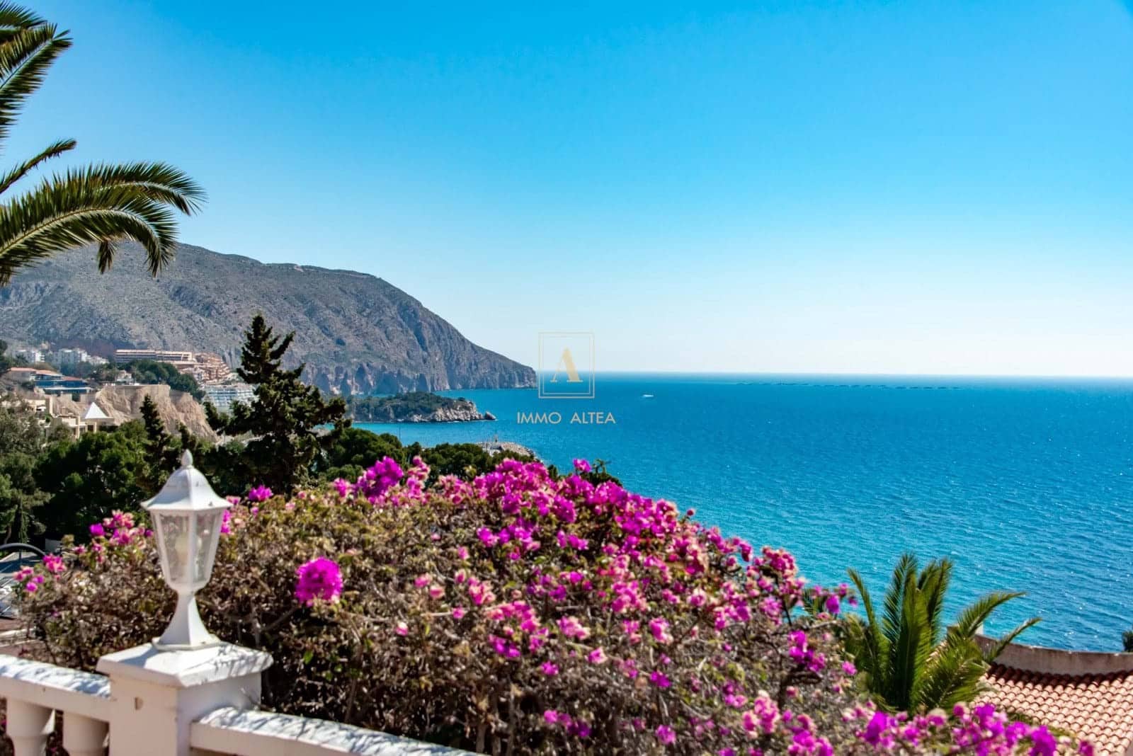 5 bedroom Villa for sale in Altea with pool garage - € 2,600,000 (Ref: 9719361)