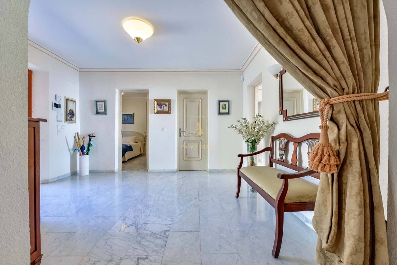 5 bedroom Villa for sale in Altea with pool garage - € 2,600,000 (Ref: 9719361)