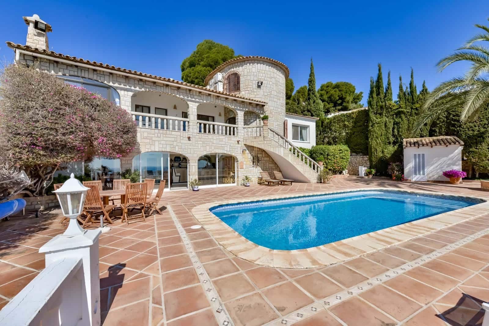 5 bedroom Villa for sale in Altea with pool garage - € 2,600,000 (Ref: 9719361)