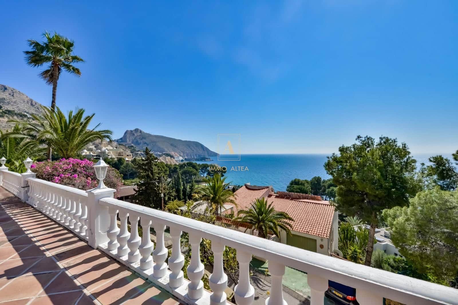 5 bedroom Villa for sale in Altea with pool garage - € 2,600,000 (Ref: 9719361)