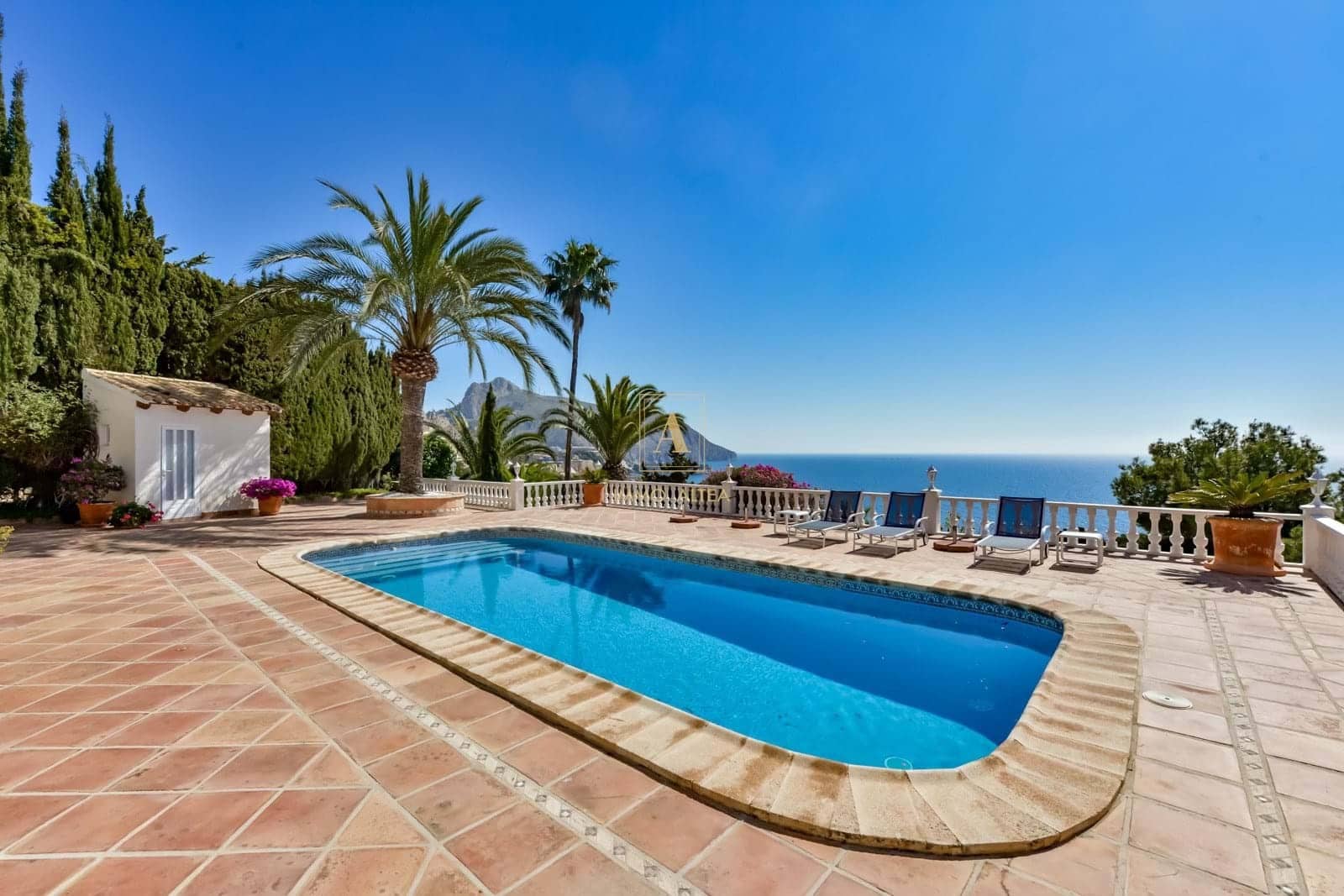 5 bedroom Villa for sale in Altea with pool garage - € 2,600,000 (Ref: 9719361)